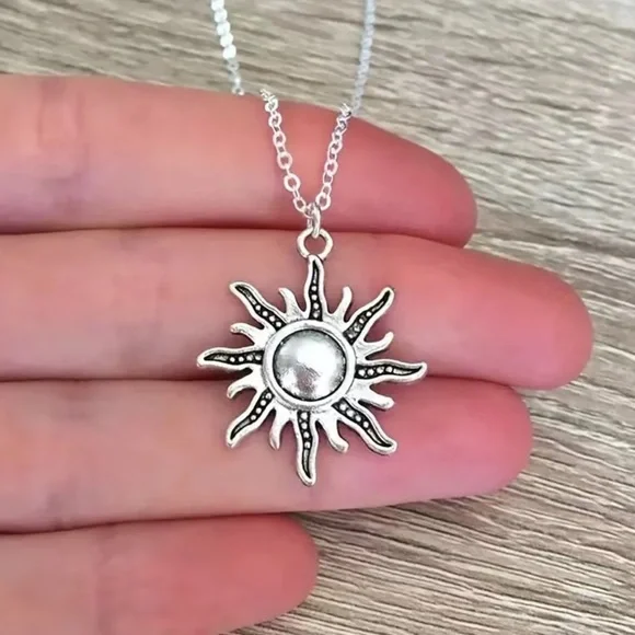 Moon and sun necklace set - Picture 5 of 9